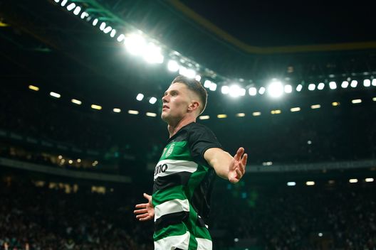 Viktor Gyokeres, bomber svedese dello Sporting Lisbona (Foto di Gualter Fatia/Getty Images) Sporting-Benfica, probabili formazioni: Harder con Gyokeres, Pavlidis dal 1′- immagine 6