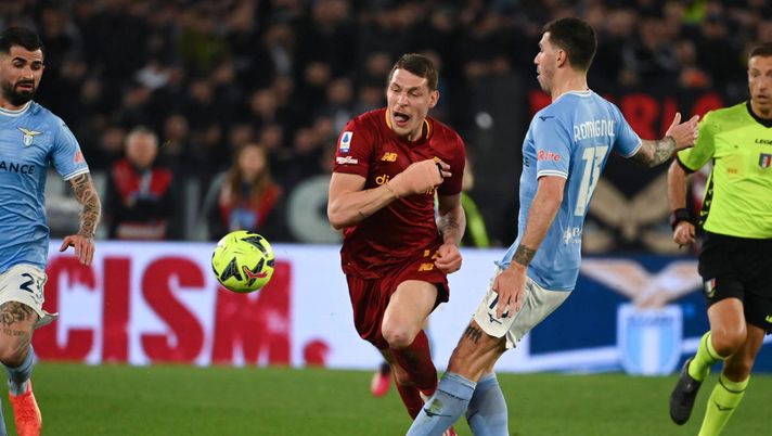 Dalle striscie giallorosse all’aquila blu: pure le maglie fanno la storia del derby - immagine 1