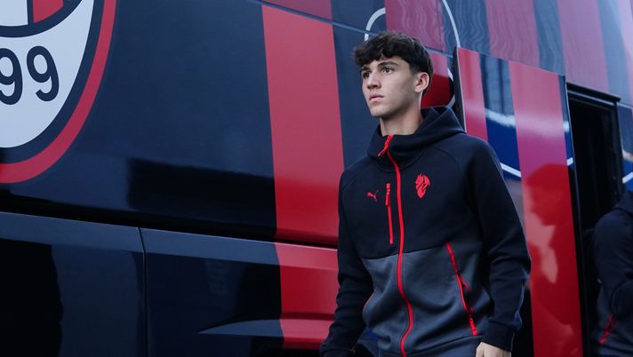 CARATE BRIANZA, ITALY - OCTOBER 26: Emanuele Sala of Milan Futuro arrives at the match of serie D between Folgore Caratese and Milan Futuro at Sport Italia Village on October 26, 2025 in Carate Brianza, Italy. (Photo by Pier Marco Tacca/AC Milan via Getty Images) Milan Futuro, Sala: “Gruppo come una seconda famiglia. Questo è importante per il cammino” - immagine 1