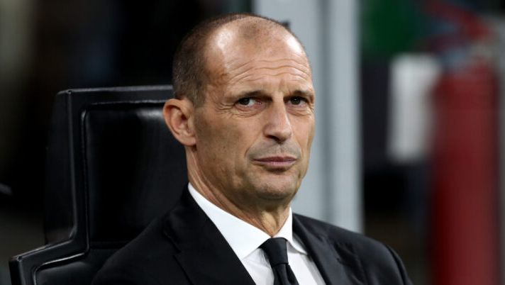 MILAN, ITALY - OCTOBER 24: Massimiliano Allegri, Head Coach of AC Milan, looks on prior to the Serie A match between AC Milan and Pisa SC at Giuseppe Meazza Stadium on October 24, 2025 in Milan, Italy. (Photo by Marco Luzzani/Getty Images) Allegri: “Ho deciso su Rabiot titolare e la scelta su Gimenez! Bartesaghi, Pavlovic, Leao e Pulisic…” - immagine 1