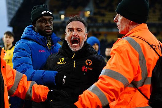 Wolverhampton senza vittorie da 10 gare: esonerato l’allenatore Vìtor Pereira- immagine 3