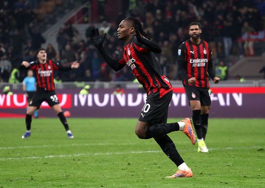 Milano, Italia - 8 gennaio 2026: Rafael Leao esulta dopo il gol contro il Genoa. (Foto di Marco Luzzani/Getty Images) Fiorentina-Milan è anche Kean vs Leao: tra amicizia, musica ed infortuni- immagine 2