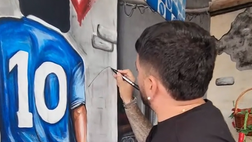 Diego Jr autografa il murale dedicato al papà in un ristorante napoletano a Tenerife