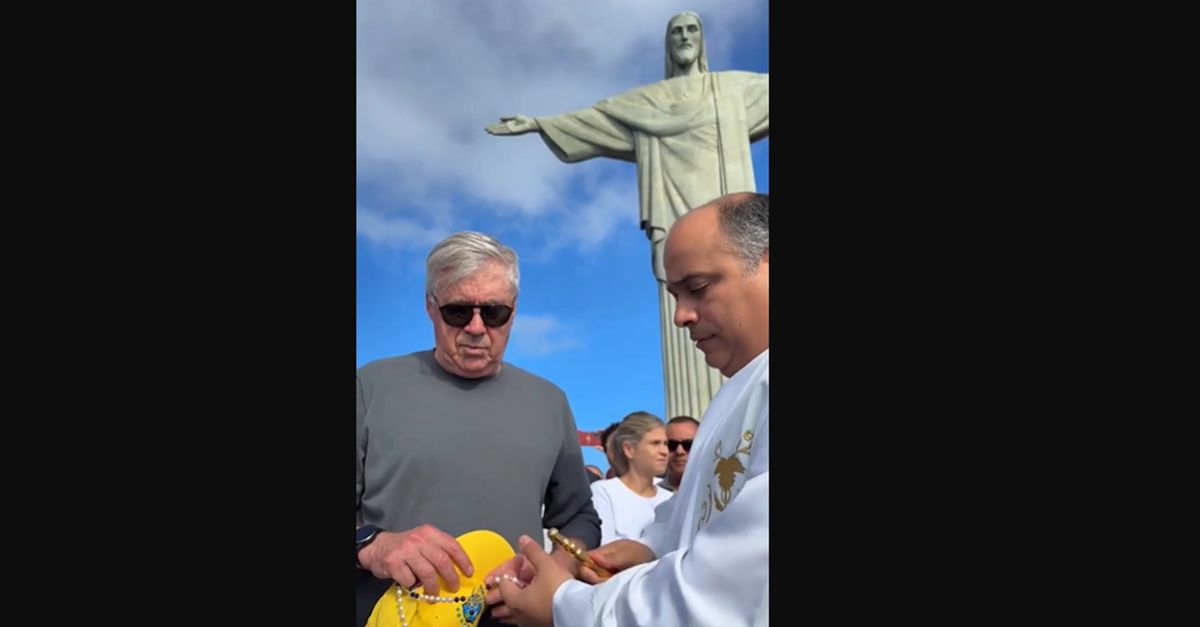 VIDEO / Ancelotti benedetto a Rio davanti al Cristo Redentore VIDEO / Ancelotti benedetto a Rio davanti al Cristo Redentore