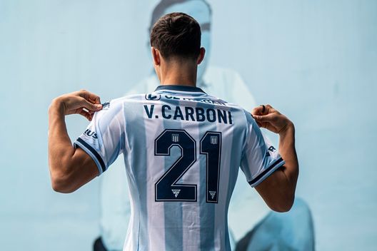 UFFICIALE – Carboni ha firmato con il Racing: “Quando mi ha chiamato Milito…”- immagine 3