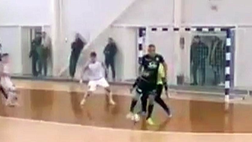 Video – Futsal, magia assoluta di Beto: ecco la giocata di tacco!