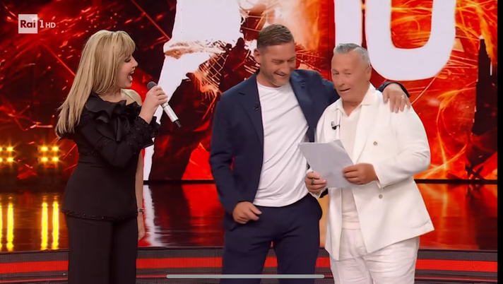 Totti ballerino a ‘Ballando con le stelle’: “Io firmo ma alle 8:30 sto già a letto” - immagine 1