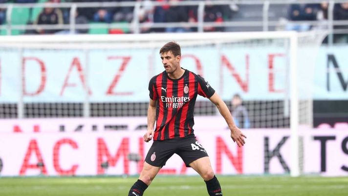 Matteo Gabbia (difensore AC Milan), qui durante Milan-Sassuolo 2-1 (Serie A 2025-2026) | News (Getty Images) Milan-Sassuolo 2-1: fuori Gabbia per infortunio, dentro De Winter | Serie A News