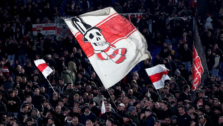 Stoccarda, due striscioni nel settore ospiti strappano gli applausi dei romanisti - immagine 1