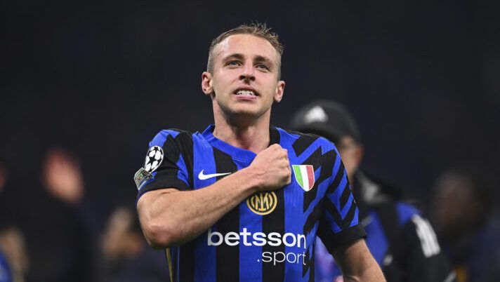 MILAN, ITALY - MAY 06: Davide Frattesi of FC Internazionale Milano celebrates after the victory during the UEFA Champions League 2024/25 Semi Final Second Leg match between FC Internazionale Milano and FC Barcelona at Giuseppe Meazza Stadium on May 06, 2025 in Milan, Italy. (Photo by Mattia Ozbot - Inter/Inter via Getty Images) Frattesi: “Non è detto che vinciamo la Champions, ma ce la giochiamo! Ecco la forza del PSG” - immagine 1