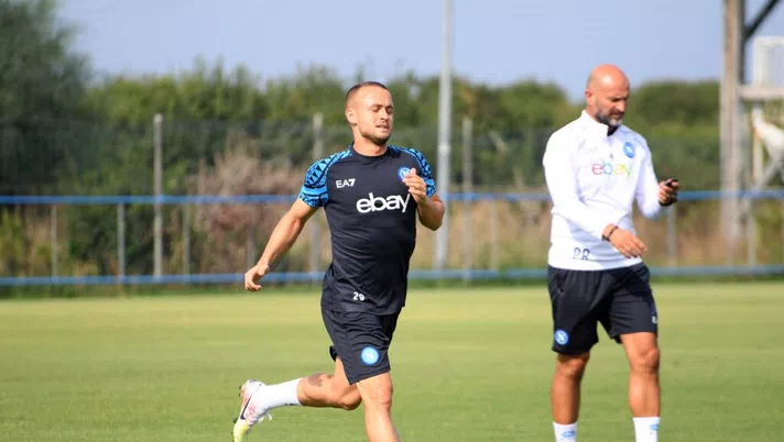 Verso Genoa-Napoli, a Castel Volturno è rientrato Lobotka: le condizioni di Politano - immagine 1