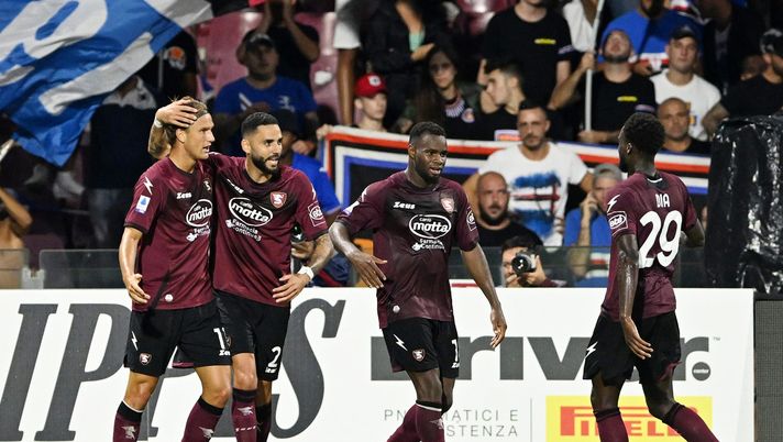 SALERNO, ITALY - AUGUST 28: Erik Botheim of Salernitana celebrates after scoring the 4-0 goal during the Serie A match between Salernitana and UC Sampdoria at Stadio Arechi on August 28, 2022 in Salerno, Italy. (Photo by Francesco Pecoraro/Getty Images) Salenitana