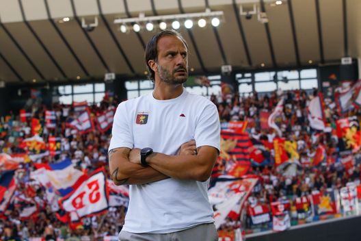 UDINE, ITALY - OCTOBER 01: Manager of Genoa, Alberto Gilardino, before the start of the Serie A TIM match between Udinese Calcio and Genoa CFC at Bluenergy Stadium on October 01, 2023 in Udine, Italy. (Photo by Timothy Rogers/Getty Images) Genoa Juventus