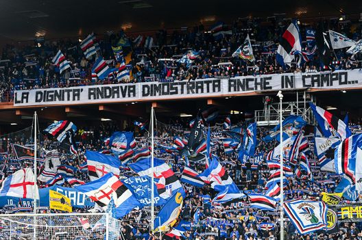 GENOA, ITALIA- MAGGIO 15: I tifosi della Sampdoria (Foto di Simone Arveda/Getty Images) La Sampdoria davanti al mare in tempesta: solo la vittoria può salvarla- immagine 3