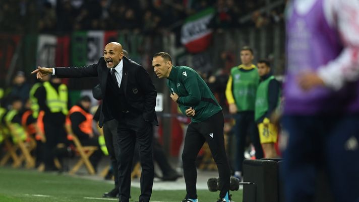 LEVERKUSEN, GERMANY - NOVEMBER 20: Head coach of Italy Luciano Spalletti reacts during the UEFA EURO 2024 European qualifier match between Ukraine and Italy at BayArena on November 20, 2023 in Leverkusen, Germany. (Photo by Claudio Villa/Getty Images) TACKLE DURO – Il derby dei media su Spalletti che sa usare Chiesa meglio di Allegri… - immagine 1