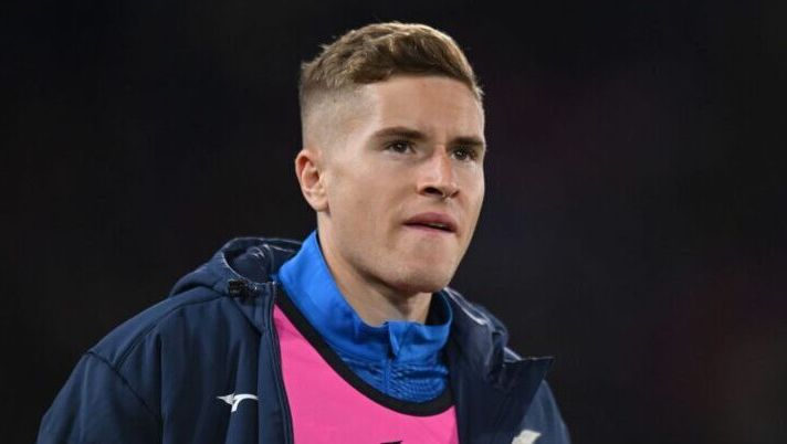 BOLOGNA, ITALY - NOVEMBER 03:Toma Basic of SS Lazio looks on during the Serie A TIM match between Bologna FC and SS Lazio at Stadio Renato Dall'Ara on November 03, 2023 in Bologna, Italy. (Photo by Alessandro Sabattini/Getty Images) Giudice Sportivo: stangata per Basic, ecco la decisione! Confermati i 10 squalificati in Serie A - immagine 1