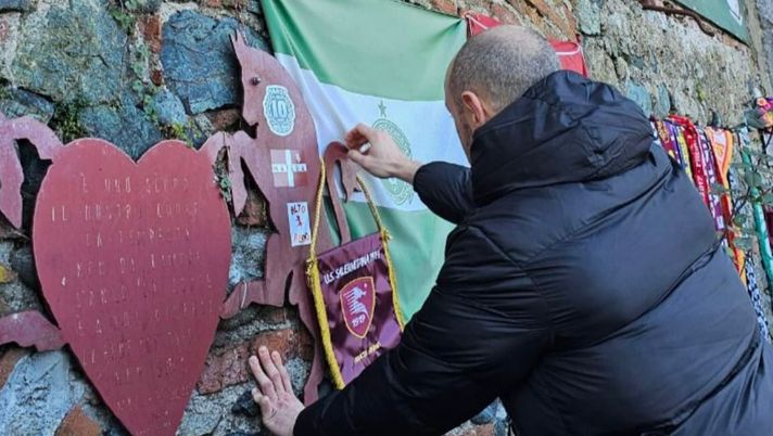 La Salernitana porta il suo stendardo a Superga e rende omaggio al Grande Torino - immagine 1