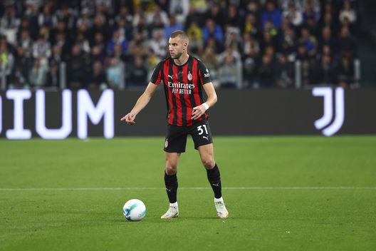 (Photo by Giuseppe Cottini/AC Milan via Getty Images) Difesa a 3 valorizza Tomori e Pavlovic: scelta azzeccata di Max Allegri- immagine 4
