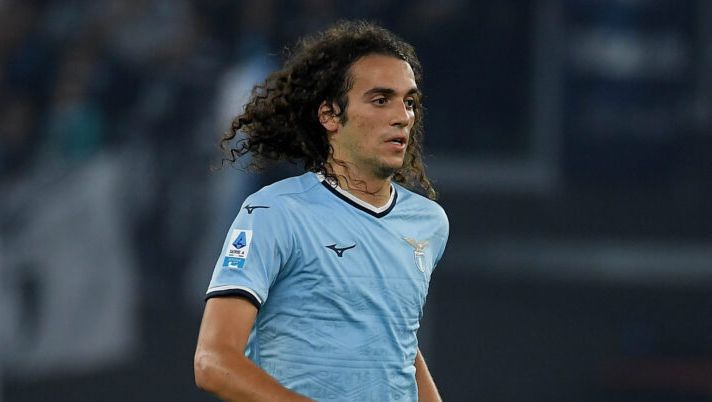 ROME, ITALY - NOVEMBER 04: Matteo Guendouzi of SS Lazio in action during the Serie A match between SS Lazio and Cagliari at Stadio Olimpico on November 04, 2024 in Rome, Italy. (Photo by Marco Rosi - SS Lazio/Getty Images) Lazio, non solo Belahyane: rosso anche a Guendouzi a fine partita, cos’è successo - immagine 1