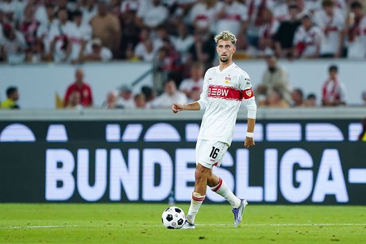 Stoccarda, Germania - 16 agosto 2025: Atakan Karazor durante la partita contro il Bayern Monaco. (Foto di Daniela Porcelli/Getty Images) Eintracht Braunschweig-Stoccarda, dove vedere la partita in tv e streaming- immagine 4