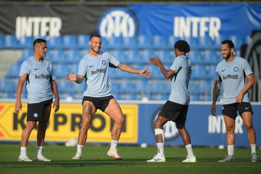 FCIN1908 / Cuadrado e Arnautovic saltano la Roma: ecco le date possibili per il rientro FCIN1908 / Cuadrado e Arnautovic saltano la Roma: ecco le date possibili per il rientro - immagine 1