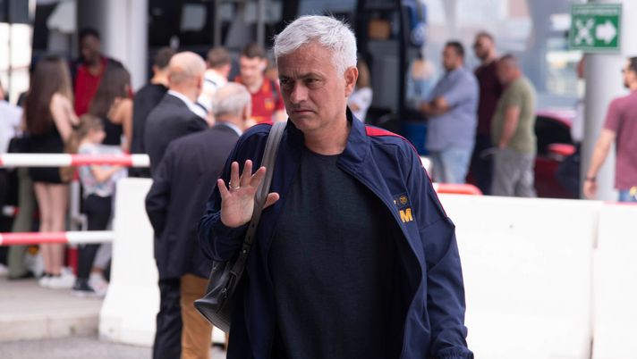 Roma atterrata a Tirana: oggi l’amichevole con il Partizani. Out Matic e Dybala - immagine 1