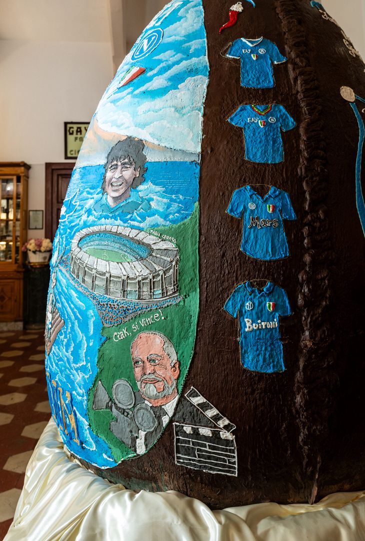Un uovo da record per celebrare il centenario del Napoli