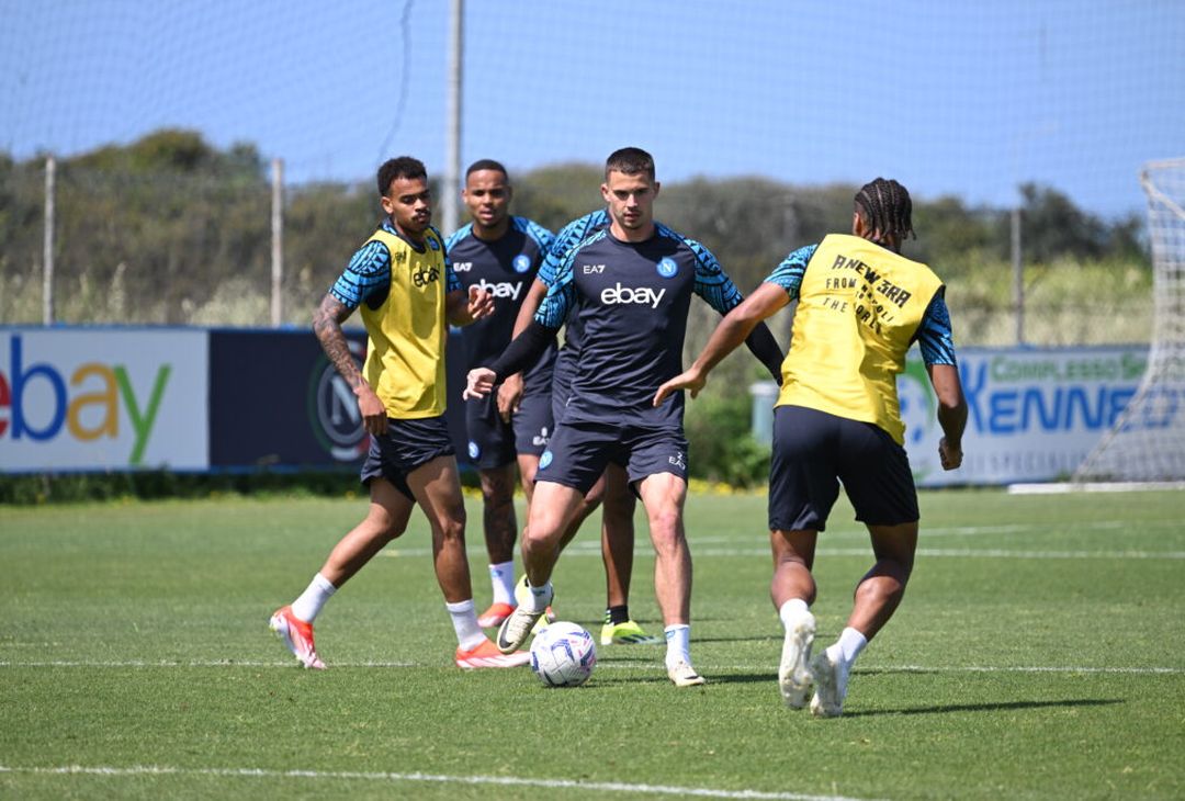 GALLERY Il Napoli si prepara in vista di Udine: gli scatti dell’allenamento - immagine 7