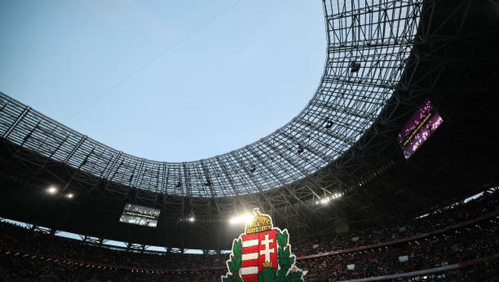 BUDAPEST, HUNGARY - MARCH 23: General view inside the stadium as Hungary fans unveil a tifo prior to the UEFA Nations League 2024/25 League A/B Play-offs Second Leg match between Hungary and Türkiye at Puskas Arena on March 23, 2025 in Budapest, Hungary. (Photo by David Balogh/Getty Images) Ungheria Slovenia dove vedere