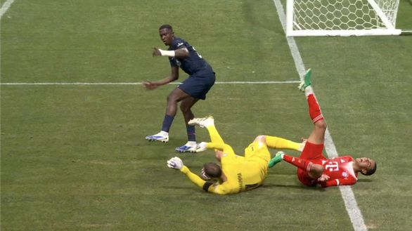 Psg-Bayern, terrificante infortunio per Musiala: Donnarumma sconvolto dopo lo scontro- immagine 2