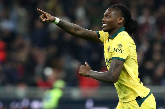 Milano, Italia - 19 ottobre 2025: Rafael Leão esulta dopo aver segnato contro la Fiorentina. (Foto di Marco Luzzani/Getty Images) Milan-Pisa, dove vedere l’anticipo di Serie A in diretta tv e streaming LIVE- immagine 2