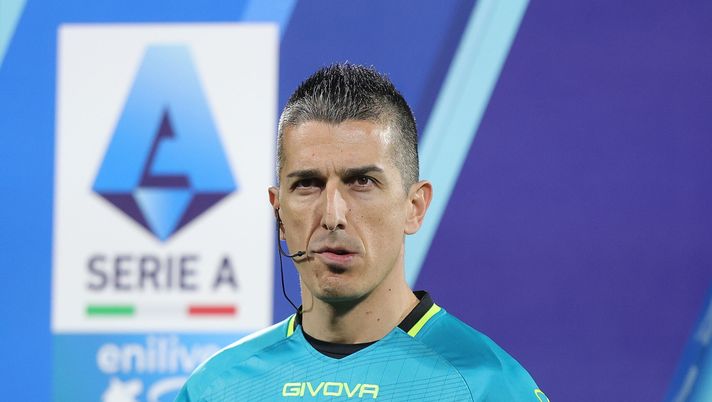 FLORENCE, ITALY - FEBRUARY 28: Livio Marinelli referee looks on during the Serie A match between Fiorentina and Lecce at Stadio Artemio Franchi on February 28, 2025 in Florence, Italy. (Photo by Gabriele Maltinti/Getty Images) marinelli