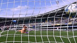 Bandiera bianca, il Verona si arrende e si prepara alla B. Il Genoa vince 2-0 e fa festa