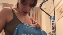 Esiste l’outfit perfetto? Una tifosa del Napoli non ha nessun dubbio