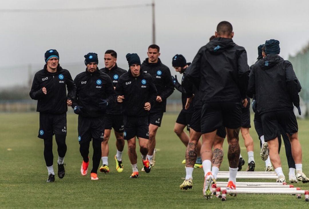 GALLERY Il Napoli prepara la sfida alla Roma anche nel Giorno della Liberazione- immagine 1