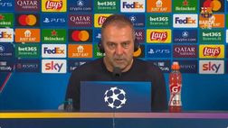Flick ferma i giornalisti: “Aspettate, ho pensato troppo all’arbitro. Ho un messagio per l’Inter”