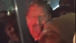 “Ti prego, Tommy”, un tifoso azzurro invita Starace a fare la nota linguaccia!