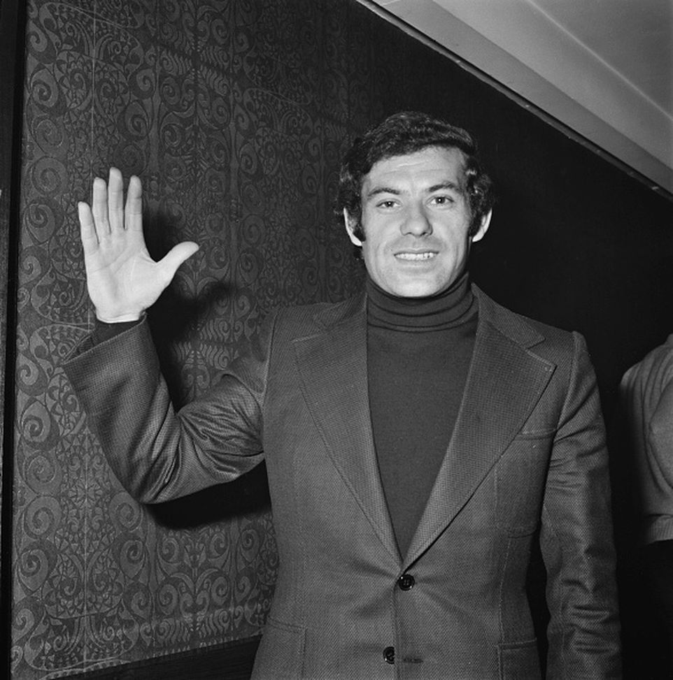 Antonio Simoes, giocatore del Benfica dal 1961 al 1975 (Photo by Evening Standard/Hulton Archive/Getty Images) Bèla Guttman e la maledizione del Benfica senza Coppe: arriva la svolta clamorosa- immagine 6