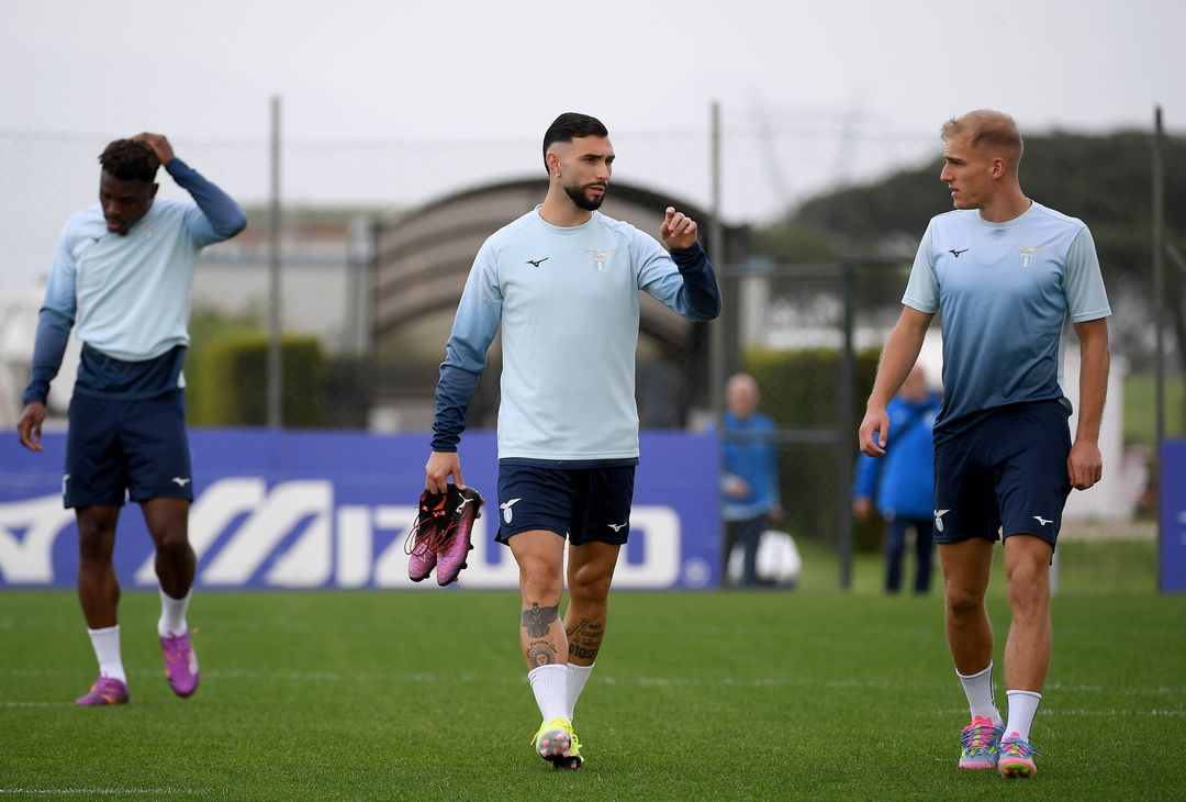 Dele-Bashiru, Castellanos e Isaksen