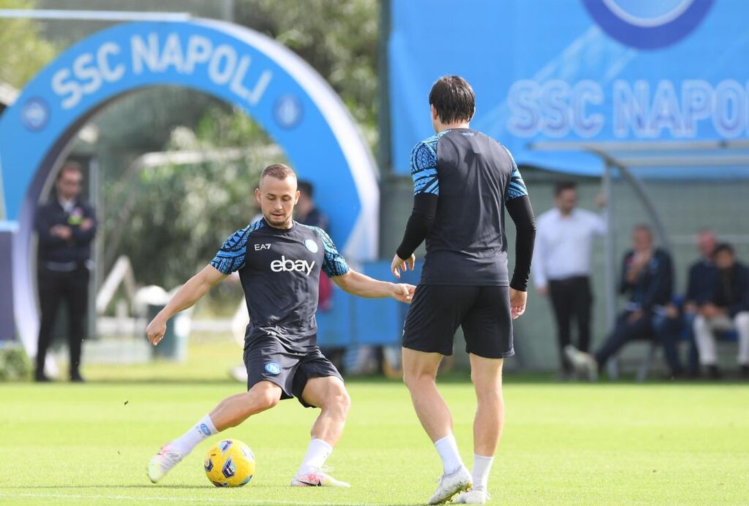 GALLERY Seduta sotto gli occhi di De Laurentiis: gli scatti dell’allenamento - immagine 5