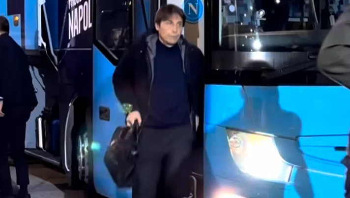 VIDEO Il Napoli arriva allo stadio: Conte e i calciatori concentrati! - immagine 1