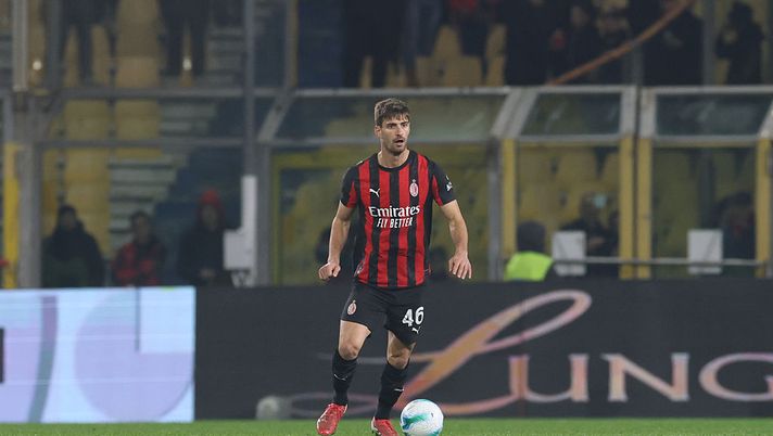 PARMA, ITALY - NOVEMBER 08: Matteo Gabbia of AC Milan in action during the Serie A match between Parma Calcio 1913 and AC Milan at Stadio Ennio Tardini on November 08, 2025 in Parma, Italy. (Photo by Claudio Villa/AC Milan via Getty Images) parma-milan-dichiarazioni-parole-dazn-sky-matteo-gabbia-tardini-diretta-live-serie-a-2