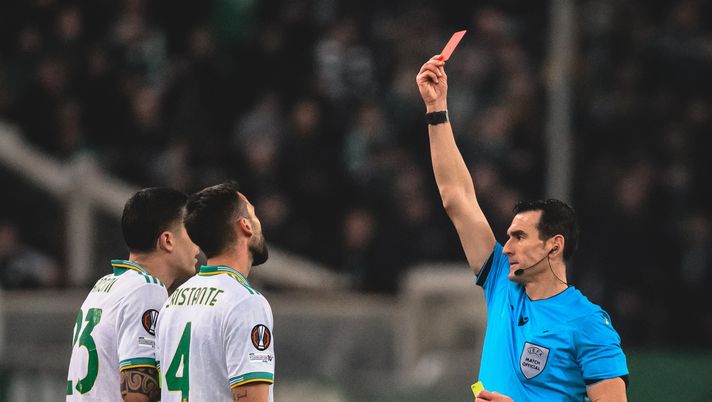 Getty Images Panathinaikos-Roma, la moviola: Mancini, rosso per fallo da ultimo uomo. Tre gialli - immagine 1