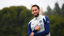Inter, riflessioni su Calhanoglu: non vorrebbe privarsene, ma sa anche che…