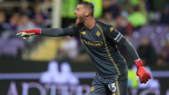FLORENCE, ITALY - SEPTEMBER 13: David de Gea of ACF Fiorentina reacts during the Serie A match between ACF Fiorentina and SSC Napoli at Artemio Franchi on September 13, 2025 in Florence, Italy. (Photo by Gabriele Maltinti/Getty Images) La media dei ‘media’: i voti dei viola condensati. De Gea sempre più solo e staccato - immagine 1