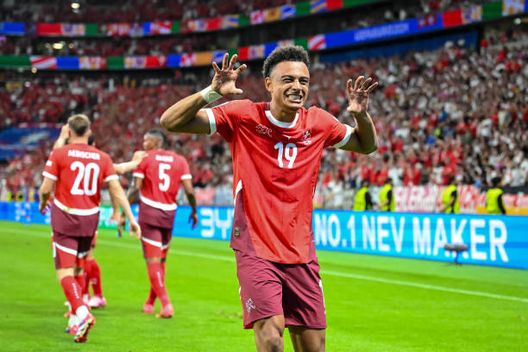FRANCOFORTE, GERMANIA - 23 GIUGNO : Dan Ndoye (Foto di Harry Langer/DeFodi Images via Getty Images) ESCLUSIVA/ Napoli, ci siamo per Ndoye: De Laurentiis accontenterà il Bologna- immagine 2