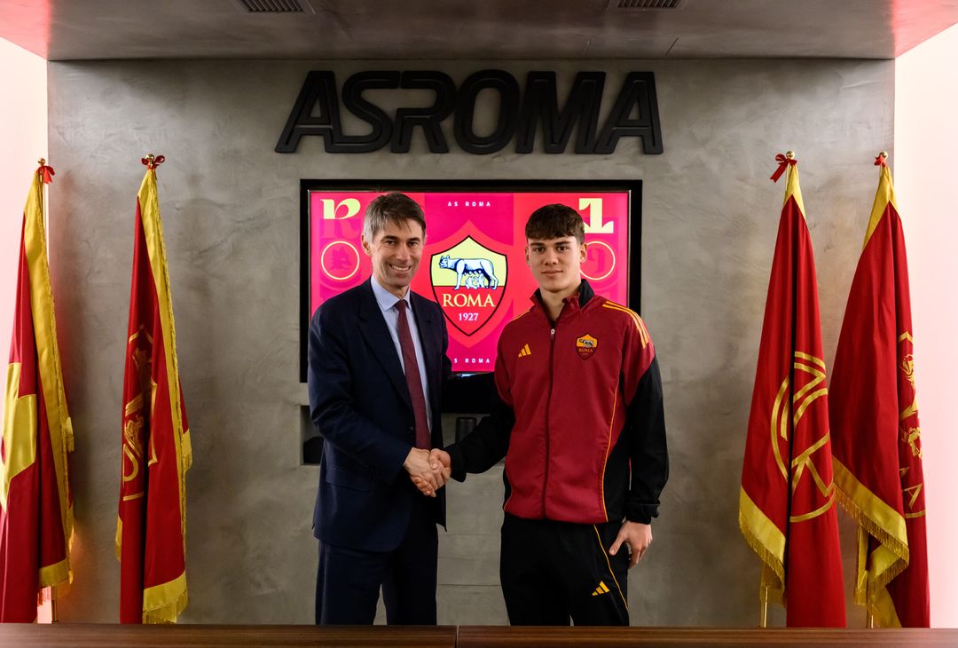 Roma, i primi scatti di Venturino con la maglia giallorossa – FOTO GALLERY - immagine 11