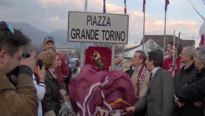 Una piazza per il Grande Toro, ma è ancora polemica sugli stadi - immagine 1