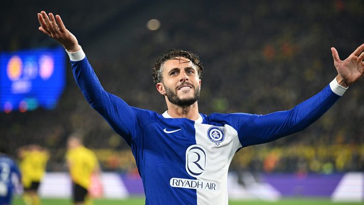 DORTMUND, GERMANY - APRIL 16: Mario Hermoso of Atletico Madrid celebrates after Mats Hummels of Borussia Dortmund scores an own goal, Atletico Madrid's first goal during the UEFA Champions League quarter-final second leg match between Borussia Dortmund and Atletico Madrid at Signal Iduna Park on April 16, 2024 in Dortmund, Germany. (Photo by Stuart Franklin/Getty Images) hermoso napoli