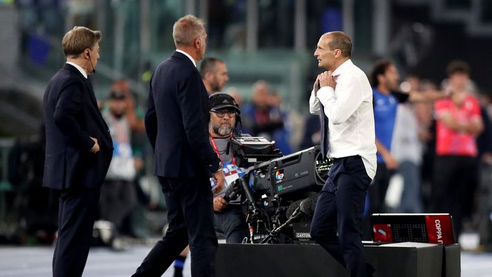 ROME, ITALY - MAY 15: Massimiliano Allegri, Head Coach of Juventus, reacts after being shown a red card during the Coppa Italia 2023/2024 Final match between Atalanta BC and Juventus FC at Olimpico Stadium on May 15, 2024 in Rome, Italy. (Photo by Paolo Bruno/Getty Images) Giudice sportivo: due giornate di squalifica in Coppa Italia per Allegri - immagine 1